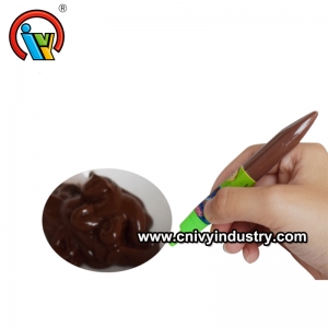 caneta de chocolate esprema o molho de chocolate
