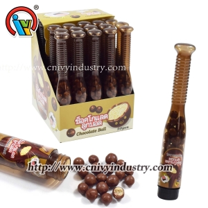 garrafa de boliche em formato de bola de chocolate composto