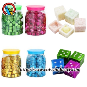 dados para mascar chiclete com bola de doce