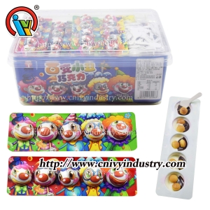 Biscoito de xícara de ovo de chocolate com geleia